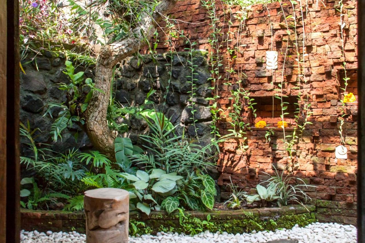 Villa Mahadevi Jungle Retreat Joglo 1 Ubud Exterior foto